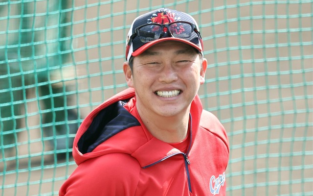 新井監督 笑顔