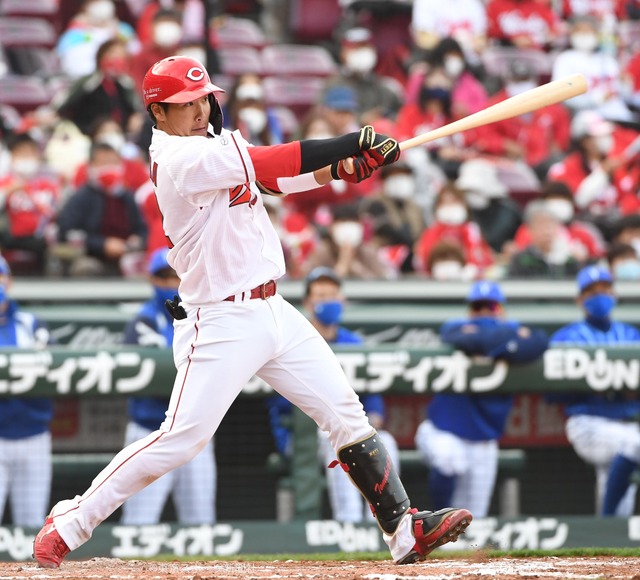 カープ石原貴規、プロ初ヒット＆2点タイムリー