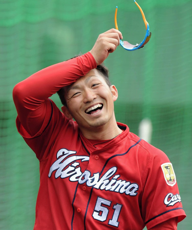 鈴木誠也_サングラス
