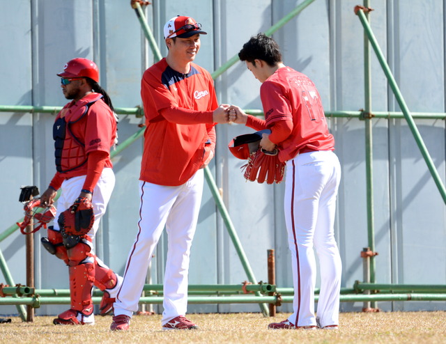 カープドラ1常広が日南初ブルペンで150キロ (2)