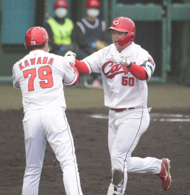 カープ中村健人ホームラン