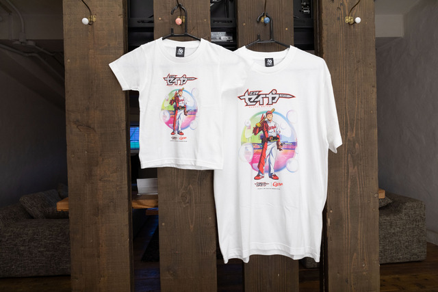 鈴木誠也×仮面ライダーセイバー_コラボカープグッズ_01