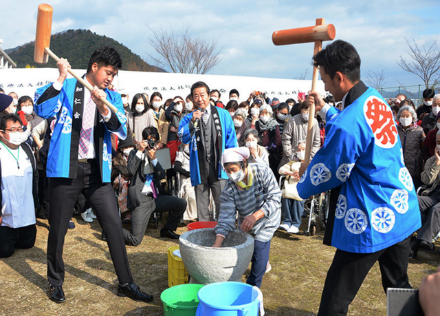 カープ_餅つき_クリスマス会