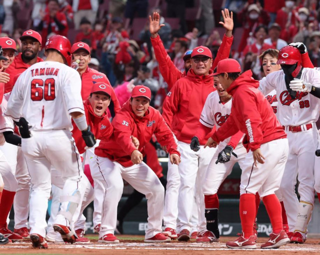 カープ田村俊介1号サヨナラホームラン