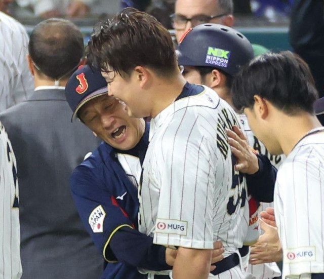 【WBC】侍J村上を信じ続けた栗山監督が涙を流す「最後、お前で勝つんだとずっと言ってきた」