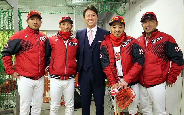 中国新聞球炎「カープは“新井の穴”埋まらぬまま」