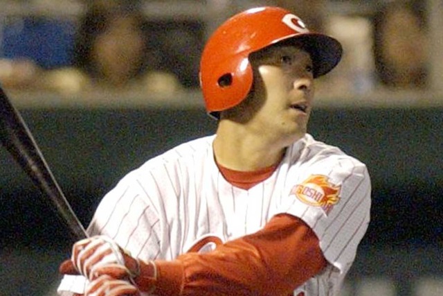 カープ嶋重宣(26歳) .337 32本塁打 84打点 OPS.949←これ