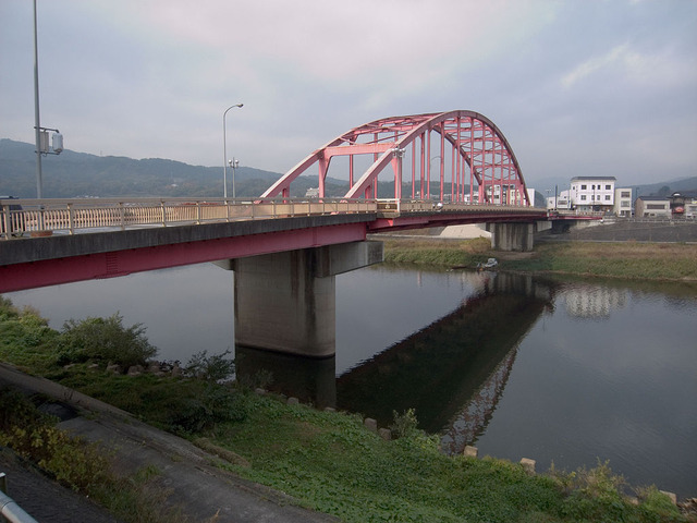 巴橋