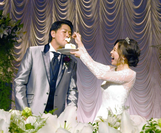 黒田新井さん大瀬良結婚披露宴出席_04