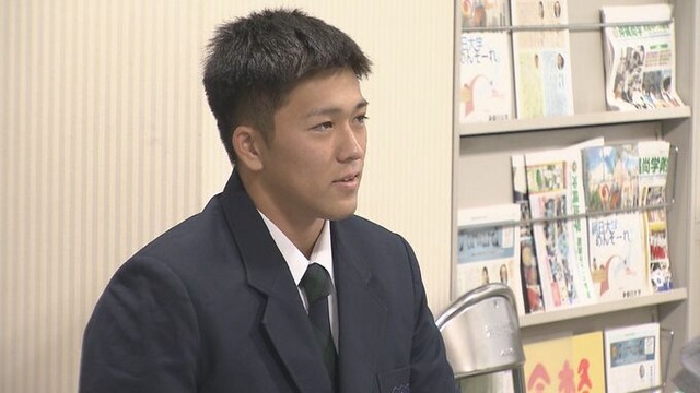 カープドラ4仲田侑仁に指名挨拶「赤が似合う男になりたい」