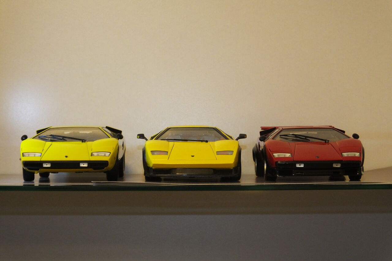 LP500 illusioneは京商カウンタックとのツーショットに耐えられるのか