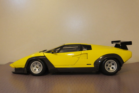 countach-il-SW-side1