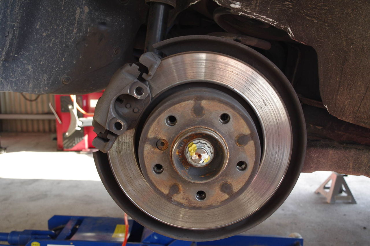 E46ブレーキパッド交換の巻 １人で年商2億を目指す車屋のblog