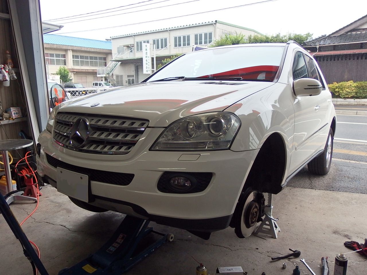 W164 Ml350 タイロットエンド交換の巻 １人で年商2億を目指す車屋のblog