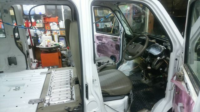 スクラムでカスタム車両の依頼がありました 内張り塗装編 Carshop Ufoスタッフブログ