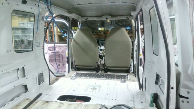 スクラムでカスタム車両の依頼がありました 内張り塗装編 Carshop Ufoスタッフブログ