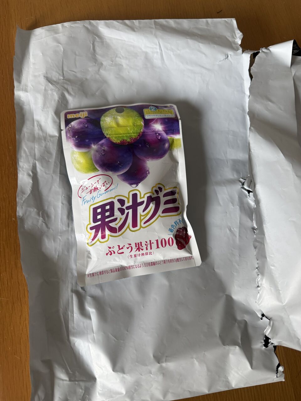 悲報】メルカリでカード買ったら果汁グミが届いたらしい : すぷりんぐ