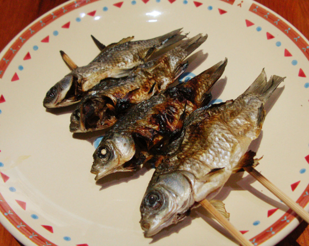 鮒を食べた T C I H 鮒を食べた T C I H