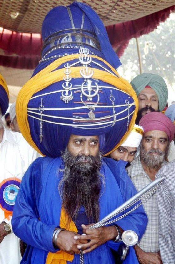 画像 シーク教徒の誇り高き戦士 nihang の巨大ターバンの威容 付録部 blog bu