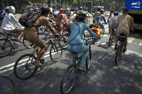 World Naked Bike Ride_09