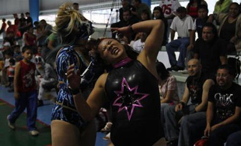 The women of Lucha Libre 13