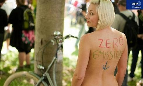World Naked Bike Ride_03