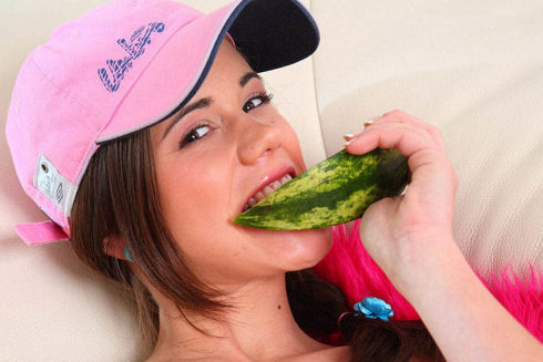 hot-girls-eating-watermelon-62
