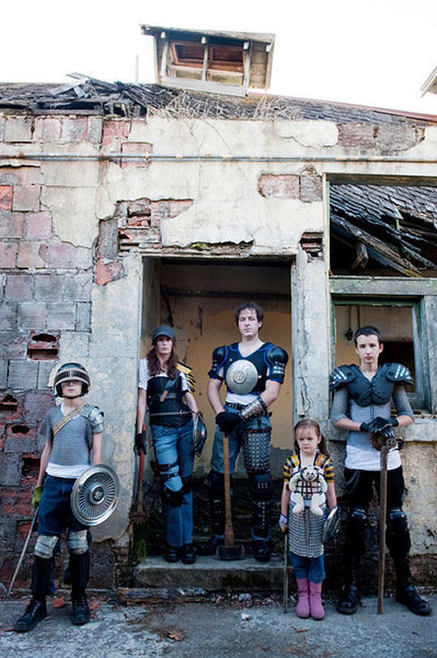 Zombie-hunter-family-photos-14