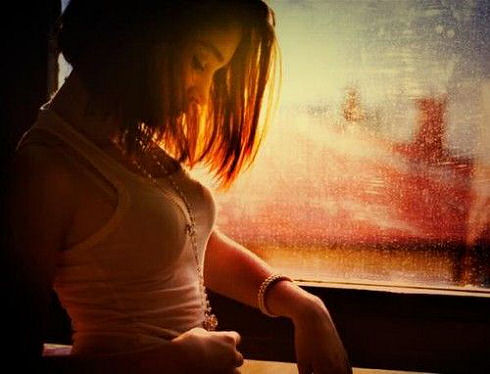 girls-windows-13