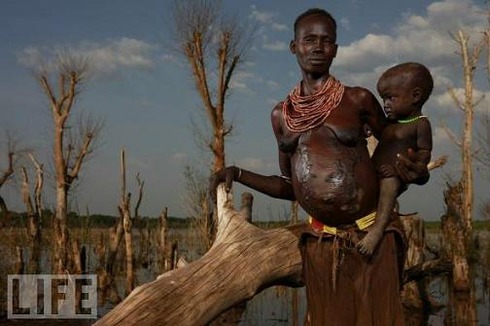 Hamar Woman and Child