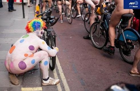 World Naked Bike Ride_05