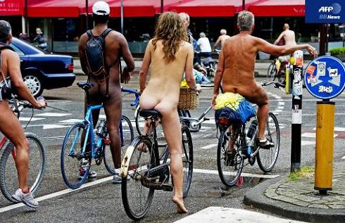 World Naked Bike Ride_06