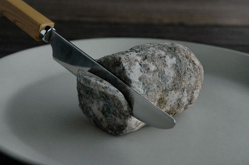 Stone sculpture by Hirotoshi Ito