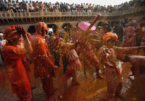 lathmar-holi-in-india-13