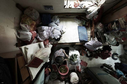 hong-kong-cubicle-dwellers-7