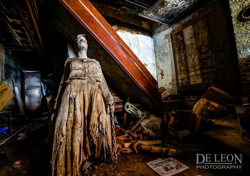 幻想的なまでに不気味 廃墟となった マネキン博物館 の頽廃的写真集 付録部 Blog Bu