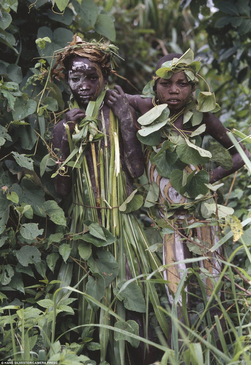 Tribal Decoration from Africa 14