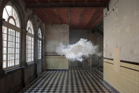 berndnaut-cloud-corridor-525x351-1