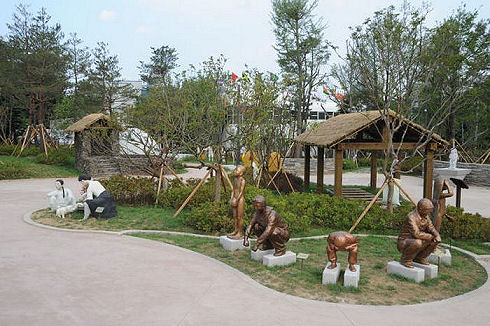 not_your_usual_theme_park_07