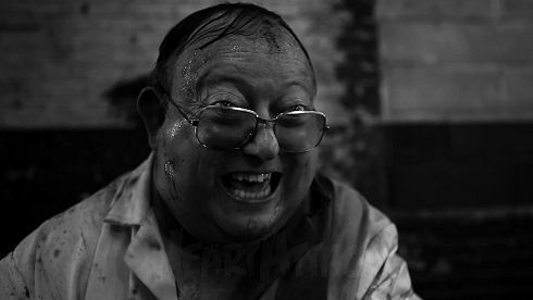 11092303_The_Human_Centipede_II_01