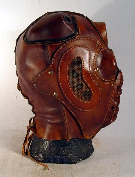 steampunk-lord-red-mask-side