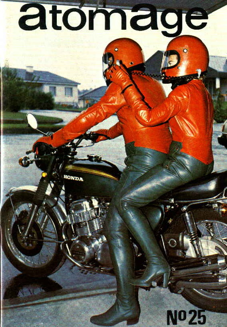 atom25