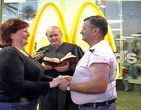 World_s_Best_Bizarre_Funny_Wedding_Photos_21
