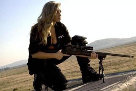 gun and woman_06