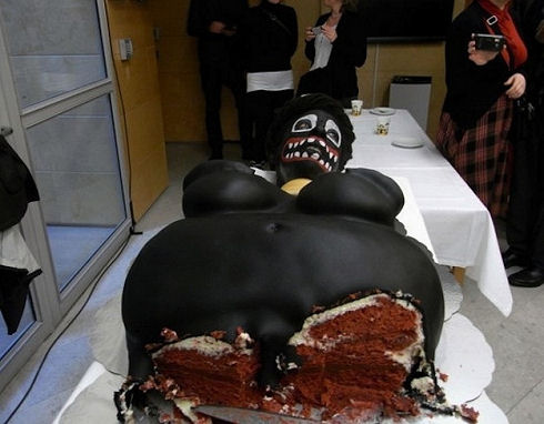 Insanely Racist Cak 02