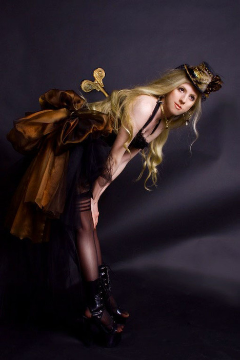 Steampunk_ClockworkDoll_by_the_little_skylark