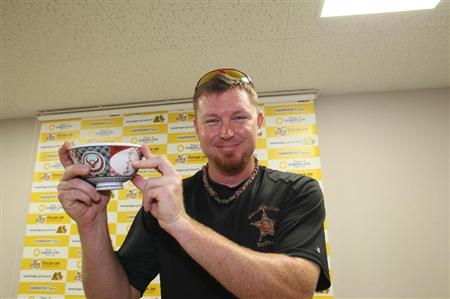 野球 ヨシノヤ ダイスキ メッチャウマイ 阪神 ブラゼル マートン 吉野家からマイどんぶり贈呈 キャッチャーライナー