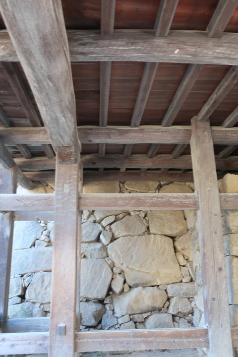 ０５０　　彦根城の櫓の石積み
