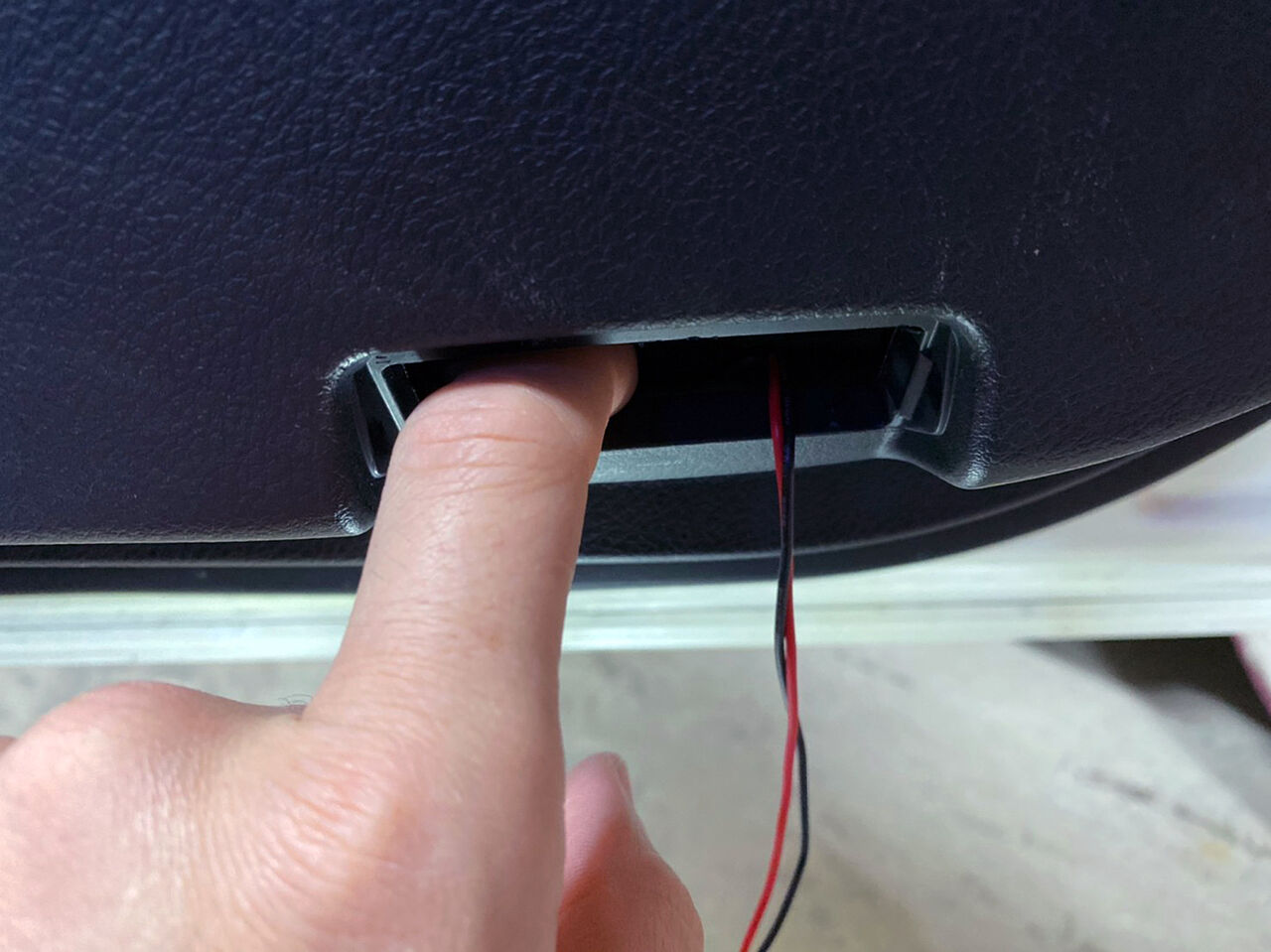 トヨタ 2色LEDカーテシランプ : Real or Dream?