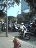 ホーチミンの街はバイクでいっぱい